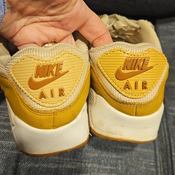 NIKE AIR MAX 90 ~Womens 7 - Picture 4 of 9